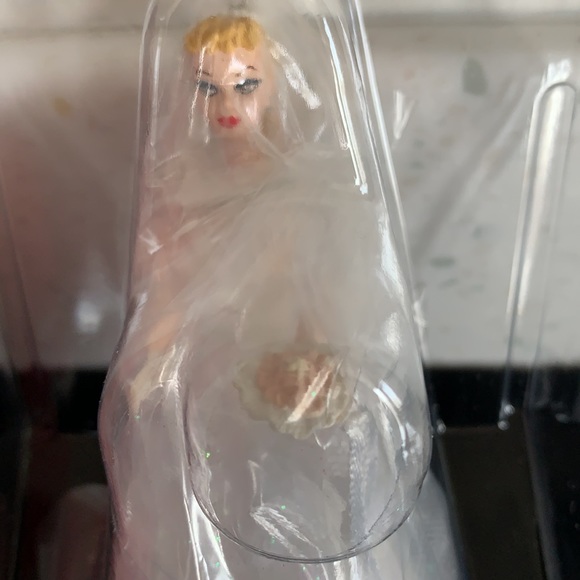 1997 Hallmark Wedding Day Barbie Ornament - Picture 5 of 16